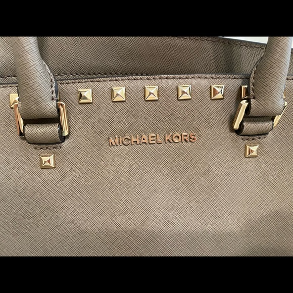 Michael Kors studded crossbody - Picture 3 of 4